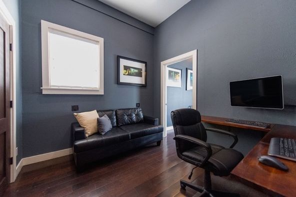 Sparks-Ledesma House: 1306 E 7th St, Austin, TX 78702